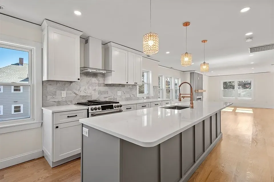 Building Photo - 158 N Beacon St #2