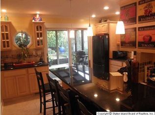 254 Woodrow Rd, Staten Island, NY 10312