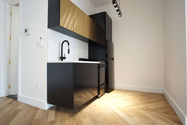 Rented by Lofts and Flats LLC | media 26