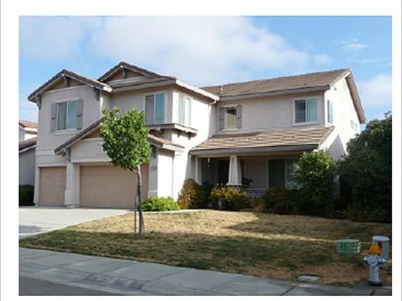 3rd image of 250 Aldeburgh Cir