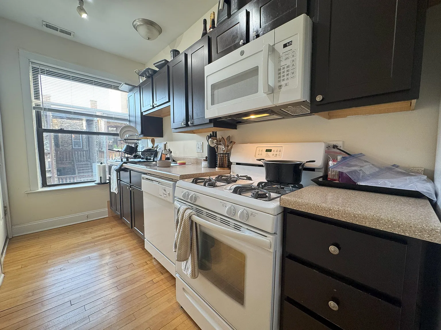 2833 N. Cambridge Ave. — Photo 1