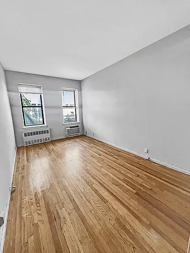 207 E 15th St #2K Photo 1 207 E 15th St #2K Photo 1