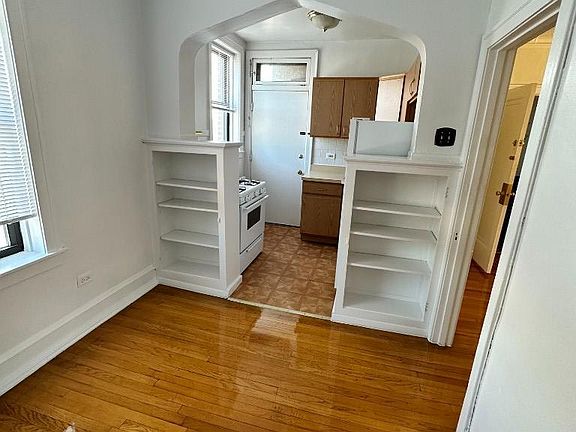 2nd image of 4055-63 N Elston Ave #4059.5-1B