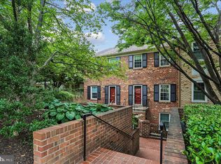3217 Sutton Pl NW APT A, Washington, DC 20016