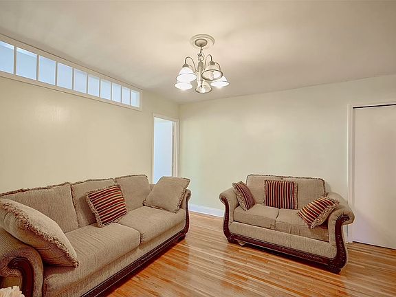 3rd image of 720 E 31st St Floor 5