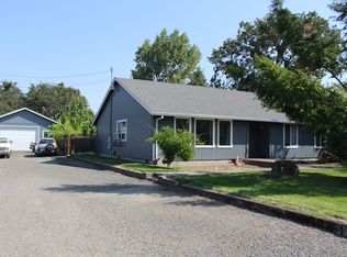 6828 Pinehurst St, Central Pt, OR 97502