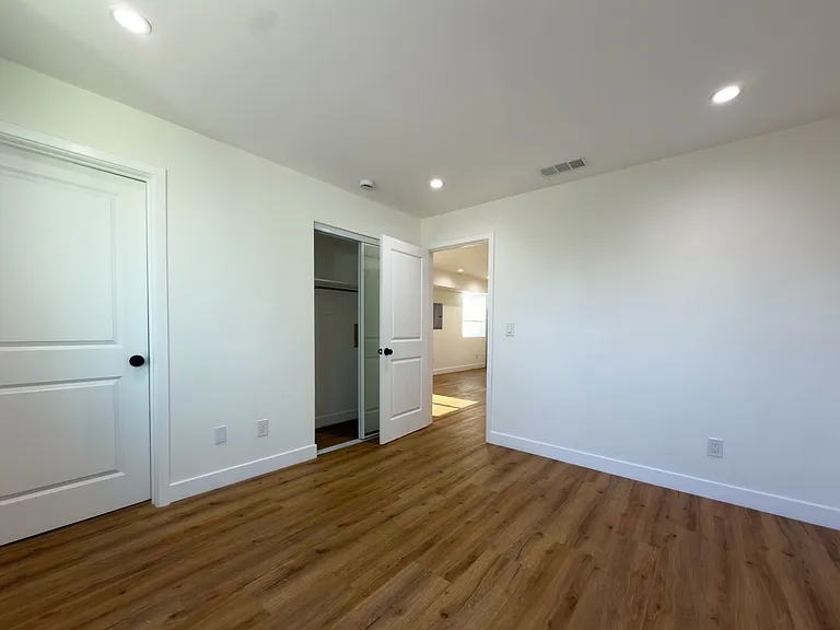 12406 Cantara St — Photo 11