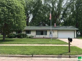 1714 Baylor St, Vermillion, SD 57069