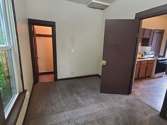 5th image of 726 S 22nd St APT 2
