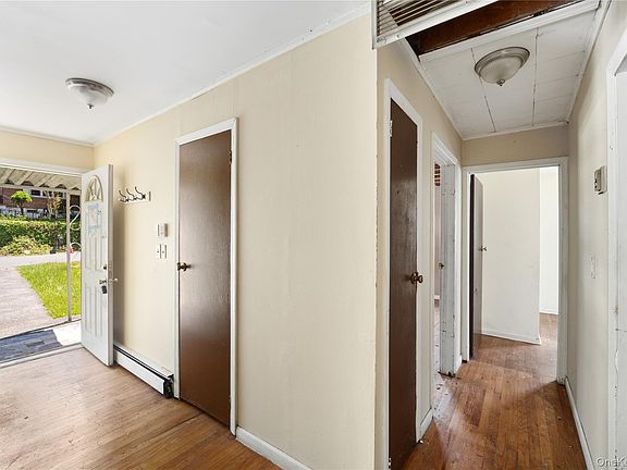 4th image of 22 N Lawrence Avenue