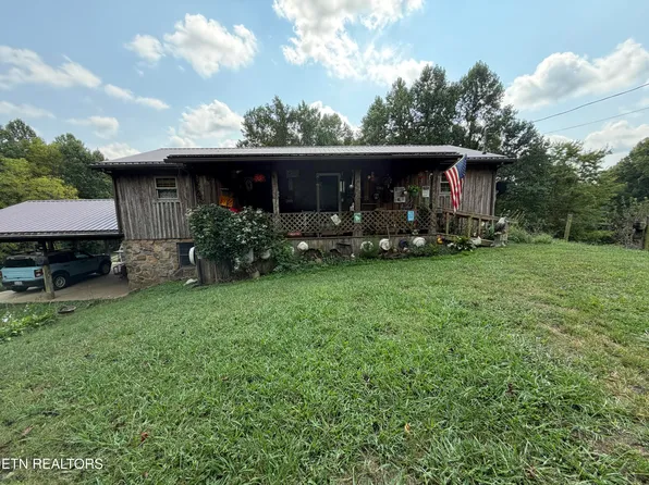 817 Golden Ball Dr, Ewing, VA 24248