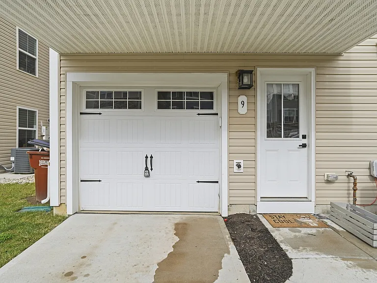 9 Wentworth Ln — Photo 34