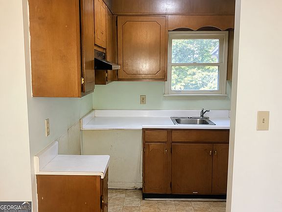 4th image of 2304 Cummings Rd