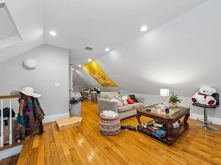 44 Hillside St #2E — Photo 30