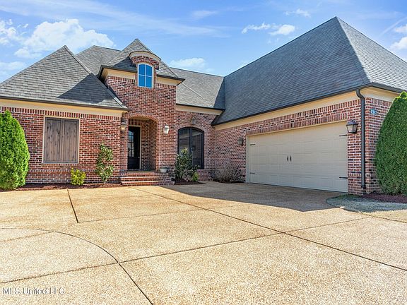 2nd image of 4342 Robinson Loop E