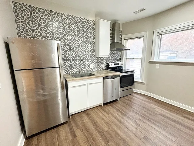 104 E Dayton St #2 — Photo 3