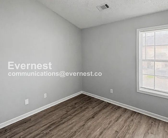 8637 Thomas Rd — Photo 14