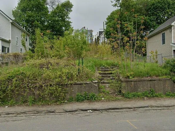 215 Walnut Street, Waterbury, CT 06704