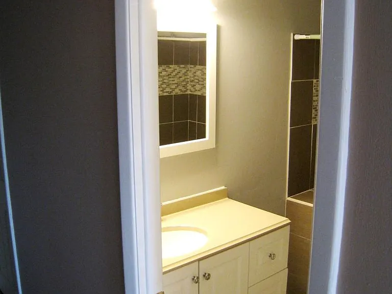Hallway Bathroom 2nd Flr