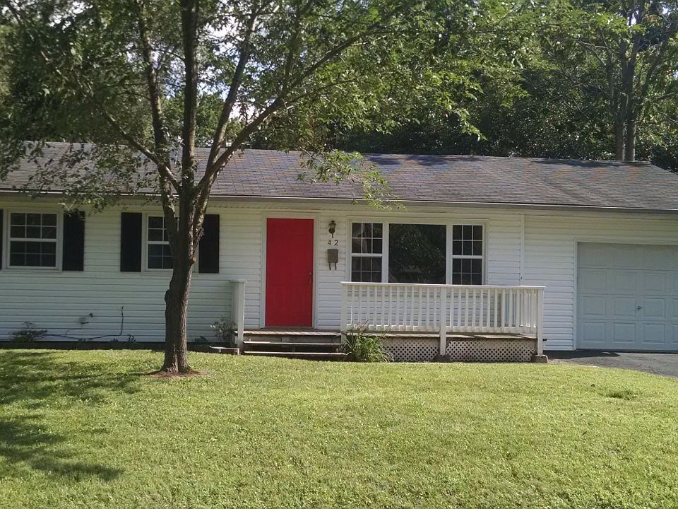 Welcome to 42 Lillian Drive!