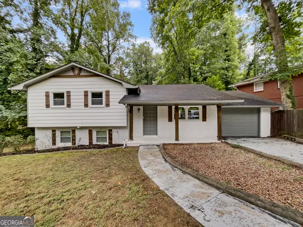 5720 Deerfield Trl S, Atlanta, GA 30349