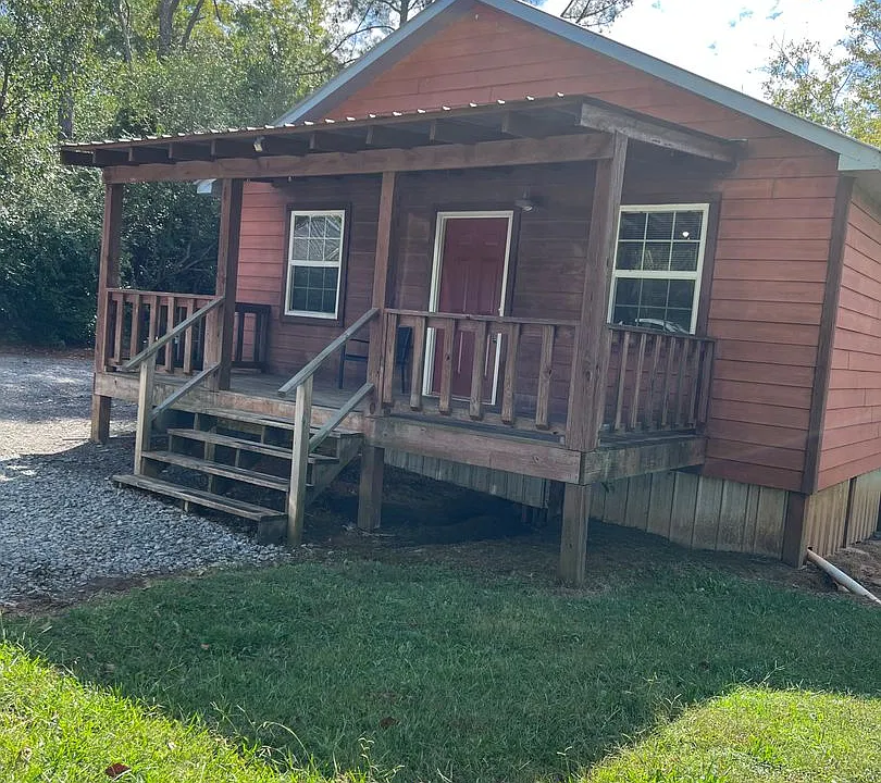 703 Taylor Cir