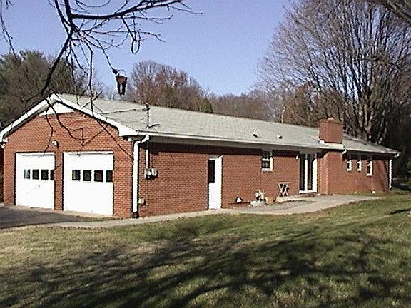 2nd image of 520 W Meadecrest Dr NW