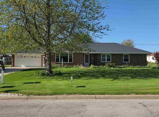 206 E 13th St, Tipton, IA 52772