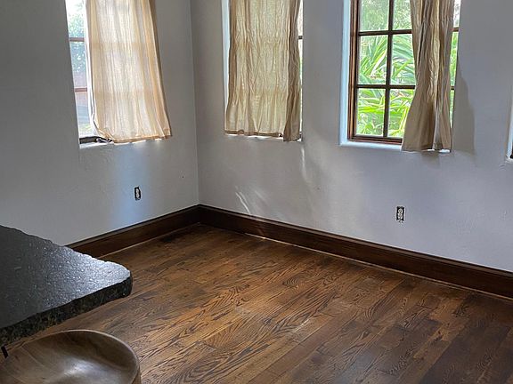 4th image of 1231 N Park Ave