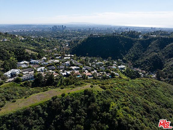 3rd image of 1765 Clear View Dr