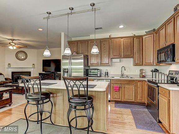 3rd image of 5938 Fincastle Dr