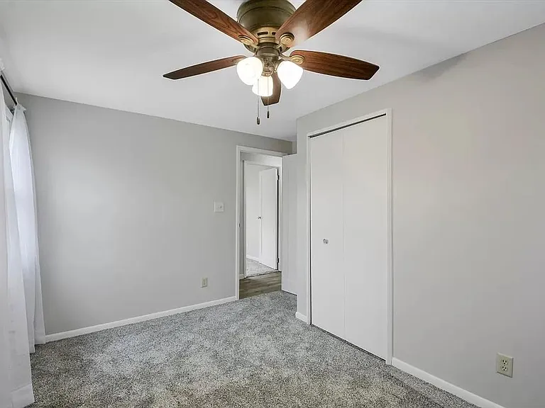 810 Centennial Dr — Photo 14