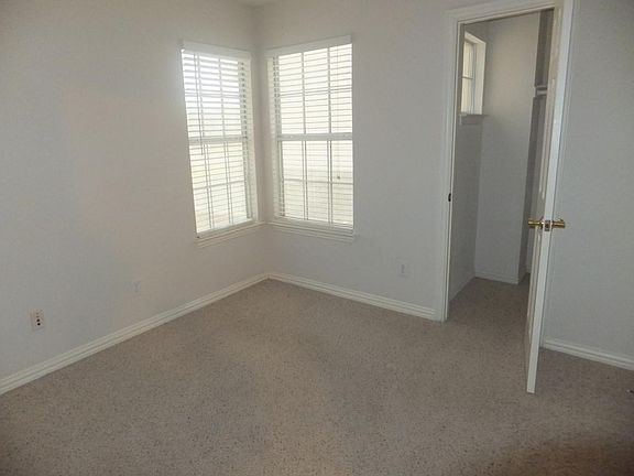 5th image of 9857 Castlewood Dr
