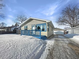 1612 2nd St SE, Minot, ND 58701