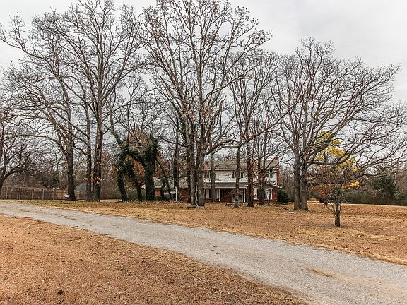 2nd image of 1551 Bryant Cir