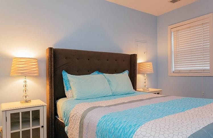 Queen beds in both bedrooms