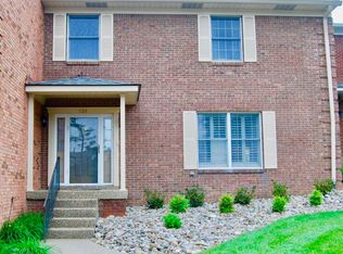 131 Gardiner Lake Rd, Louisville, KY 40205