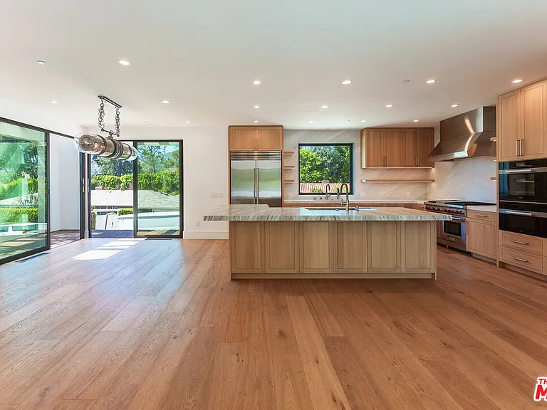 382 Aderno Way — Photo 11
