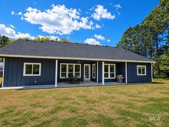 4th image of 3748 Apache Way