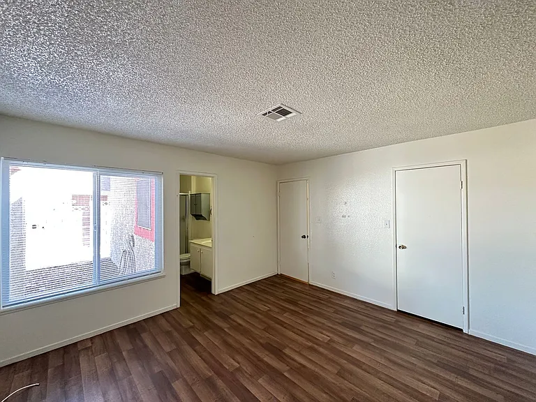 4000 Calle Paula — Photo 8