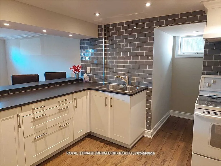 2587 Burslem Rd #BASEMENT — Photo 6