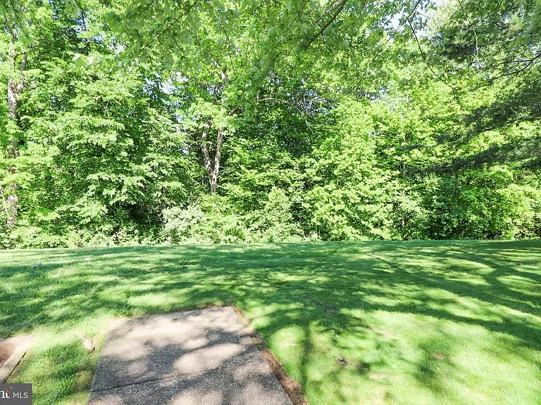 4683 Joanna Ct — Photo 32