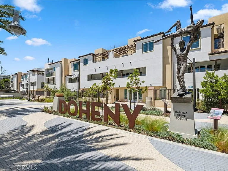 3189 Doheny Way — Photo 2