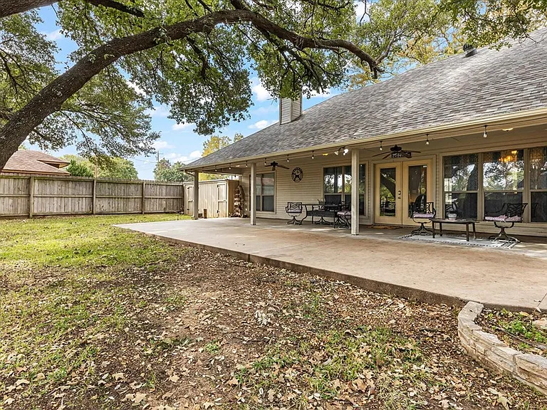 1609 Cheyenne Trl — Photo 26