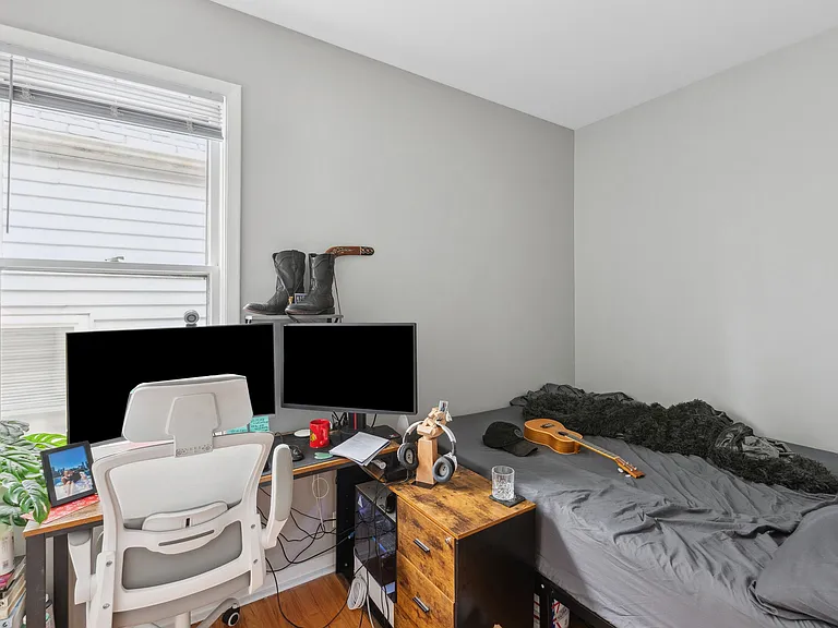 2443 N Greenview Ave #2 — Photo 11