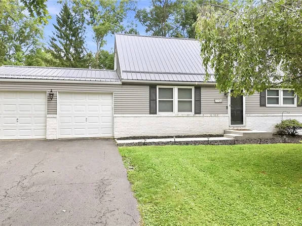 7794 Castle Rock Dr NE, Warren, OH 44484