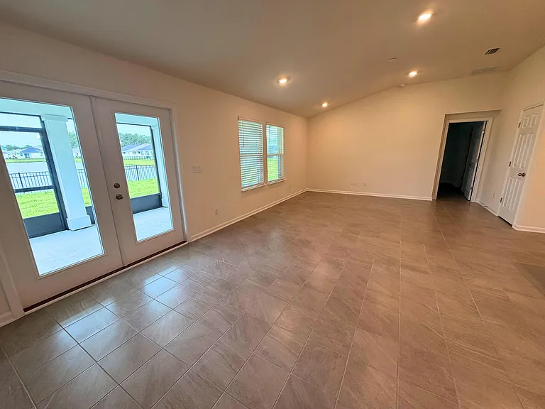 65 Signet Cir — Photo 4