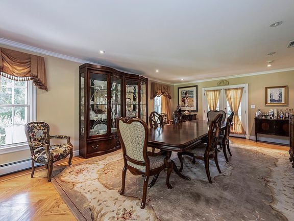 5th image of 11 Maria Ln