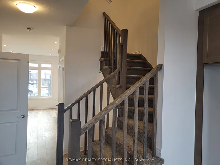 120 Court Dr #4 — Photo 11