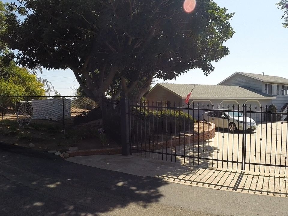 Street view of garage/guest 